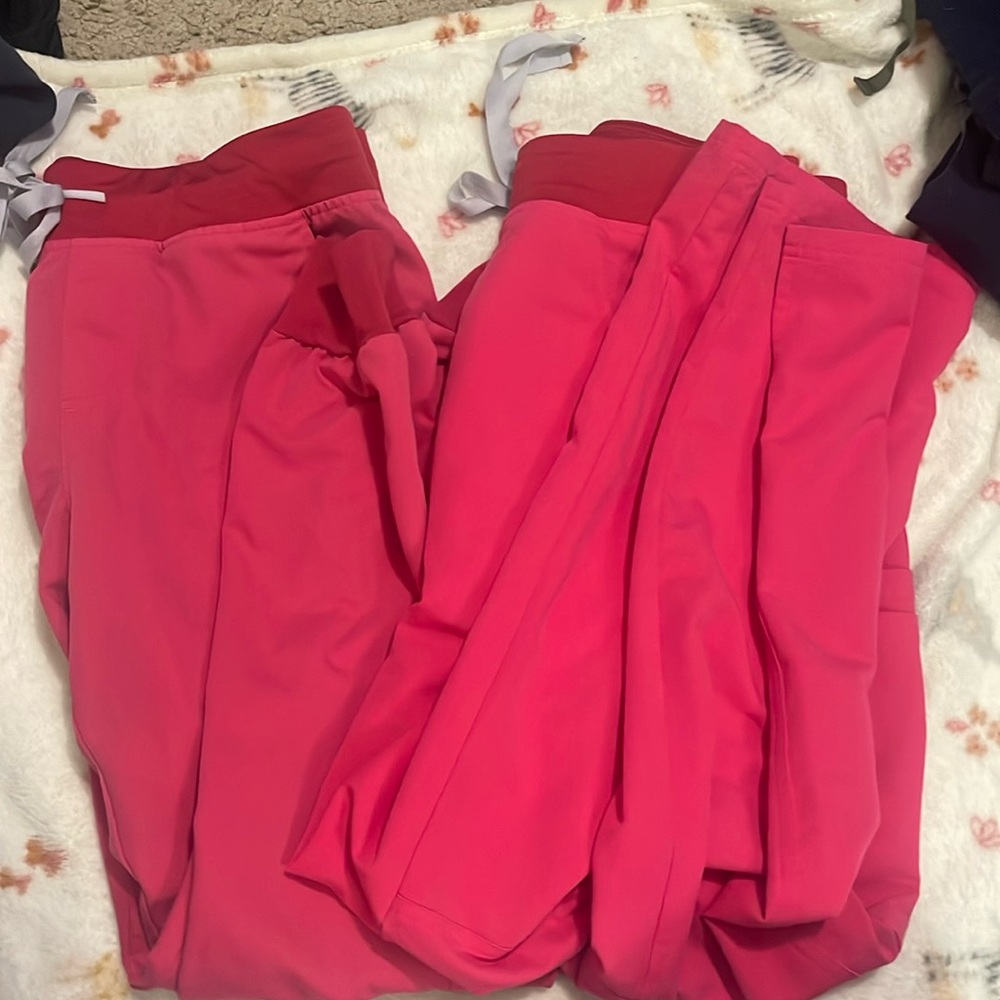 Figs shocking pink scrub pants zamora jogger m, Kade cargo s